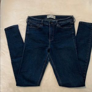 Abercrombie and Fitch Skinny Jeans size 6 Long